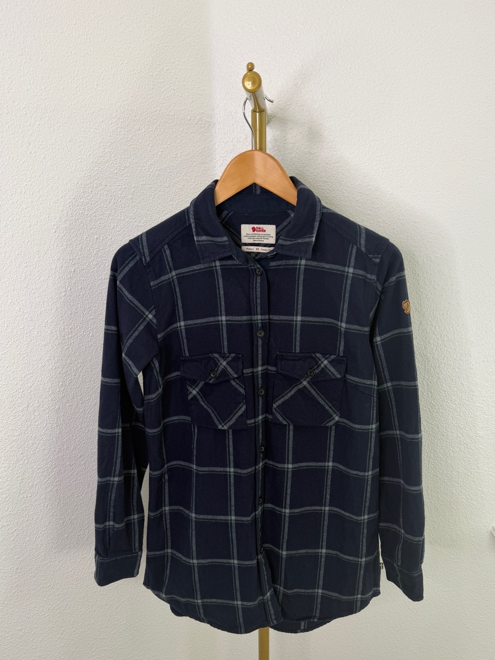 Fjallraven Ovik Plaid Flannel Shirt Womens XS Navy Blue Long Sleeve Button Down